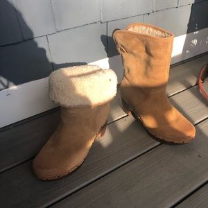 UGG LYNNEA BOOTS